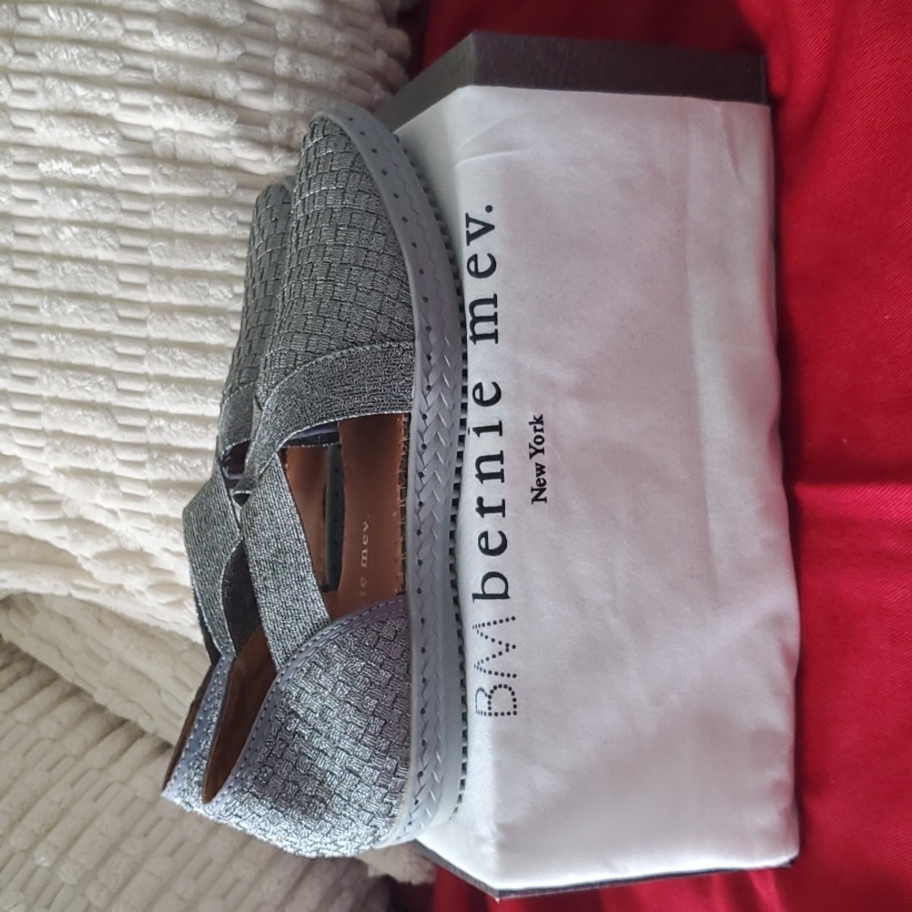 NWOT "Bernie Mev" Slip-on Shoes, Color Pewter Size 40 - Picture 3 of 8